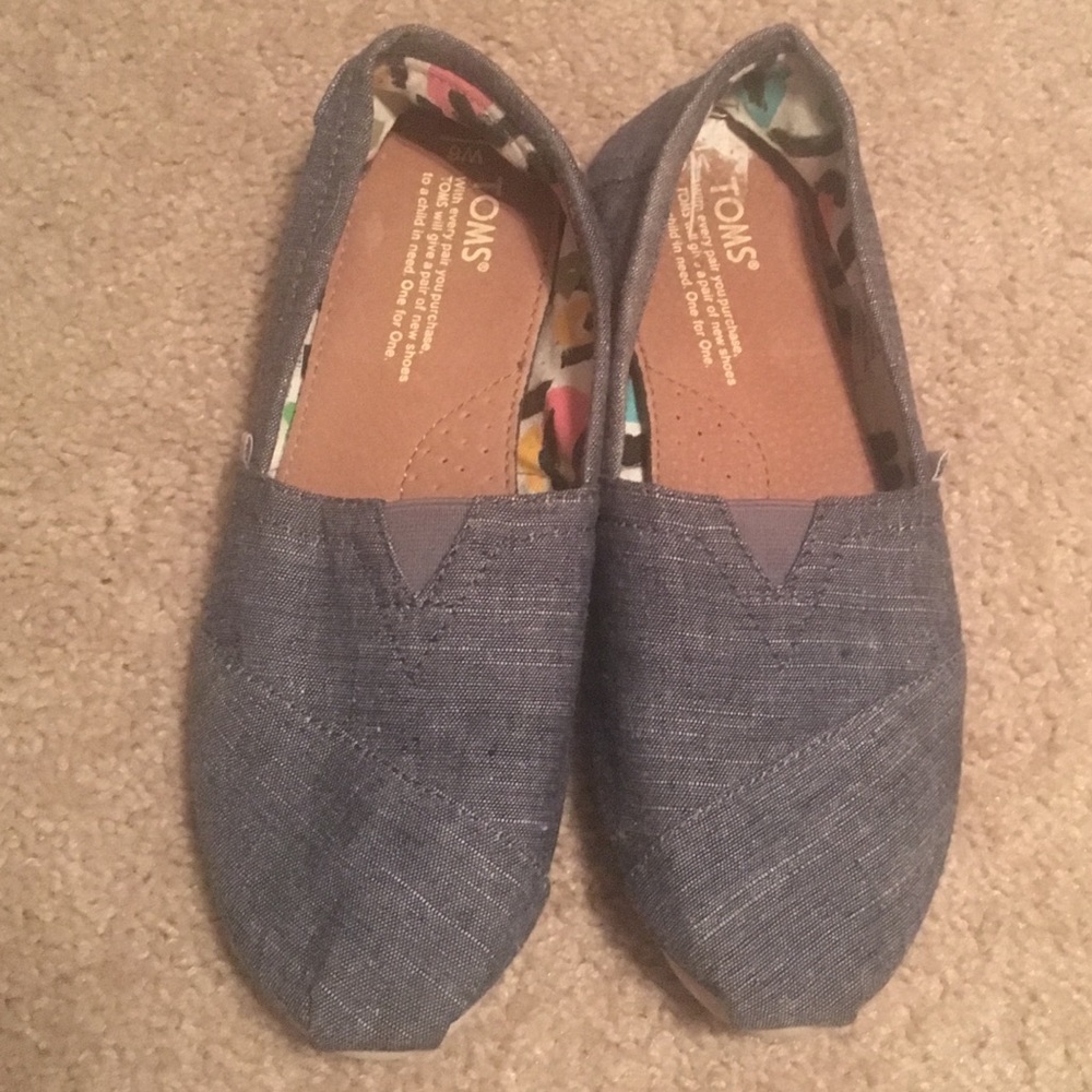 Toms sneakers